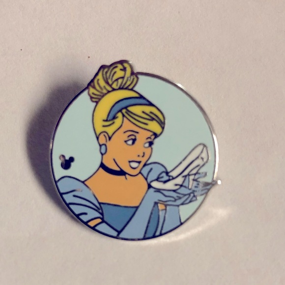 Disney Jewelry - Cinderella Disney trading pin